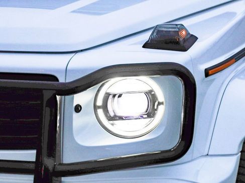 Used 2025 Mercedes-Benz G 550 image 4