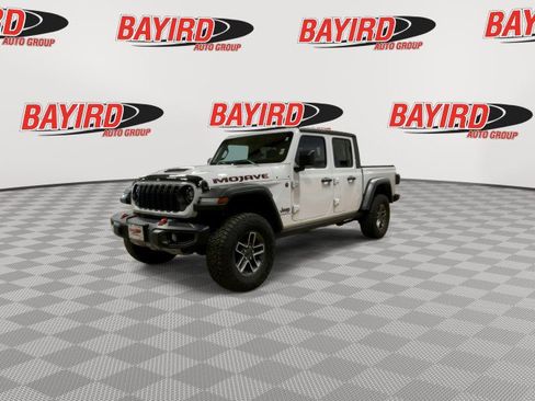 Used 2024 Jeep Gladiator Mojave w/ Convenience Group image 4