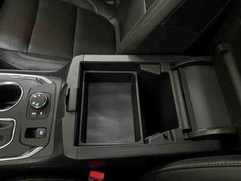 Used 2021 Chevrolet Traverse LT w/ LT Premium Package AWD/4WD image 89