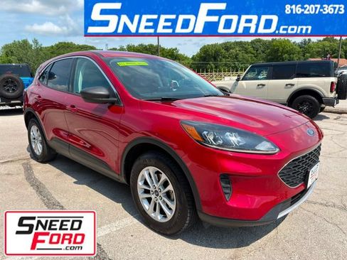 Used 2022 Ford Escape SE w/ Cold Weather Package AWD/4WD image 1