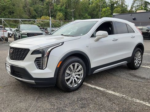 Used 2022 Cadillac XT4 Premium Luxury w/ Cold Weather Package image 3