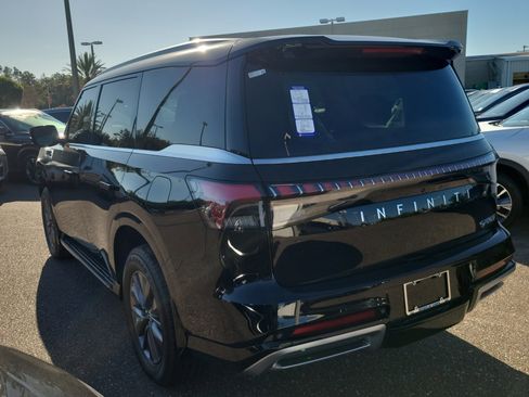 New 2026 INFINITI QX80 Pure image 4