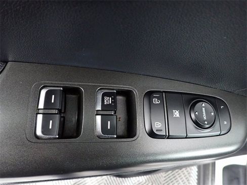 Used 2022 Kia Sportage LX image 14