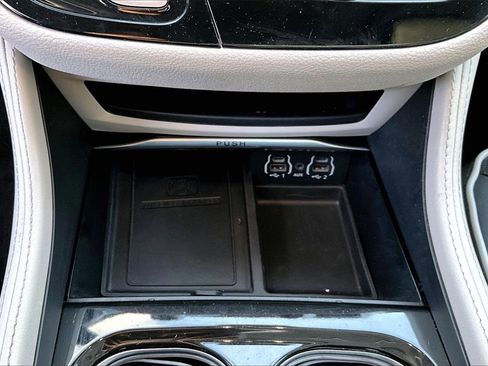 Certified 2023 Chrysler Pacifica Limited image 18