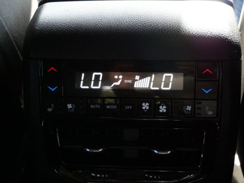 Used 2022 Jeep Grand Cherokee L Summit AWD/4WD image 10
