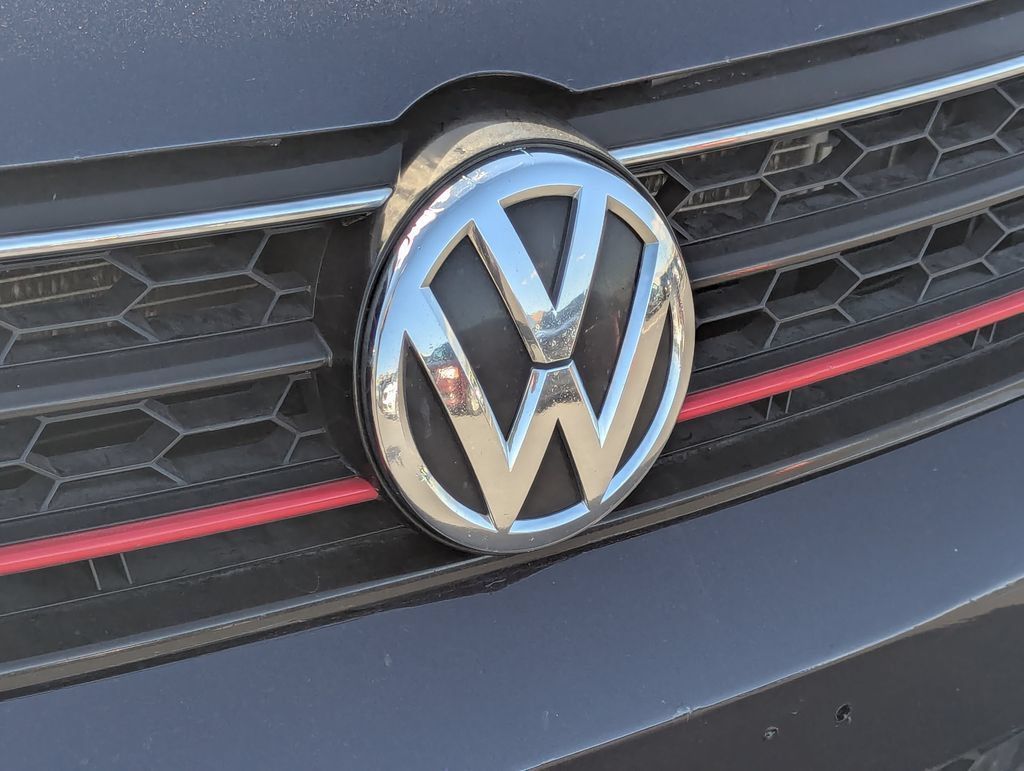 Used 2018 Volkswagen Jetta GLI FWD image 12