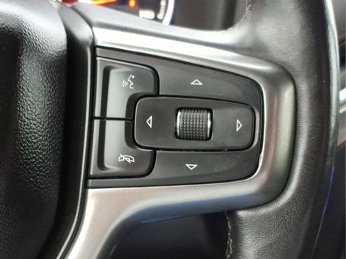 Used 2022 Chevrolet Silverado 1500 LT AWD/4WD image 24