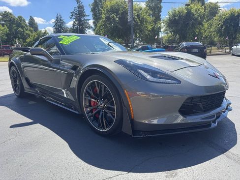 Used 2015 Chevrolet Corvette Z06 w/ 3LZ Preferred Equipment Group RWD image 6