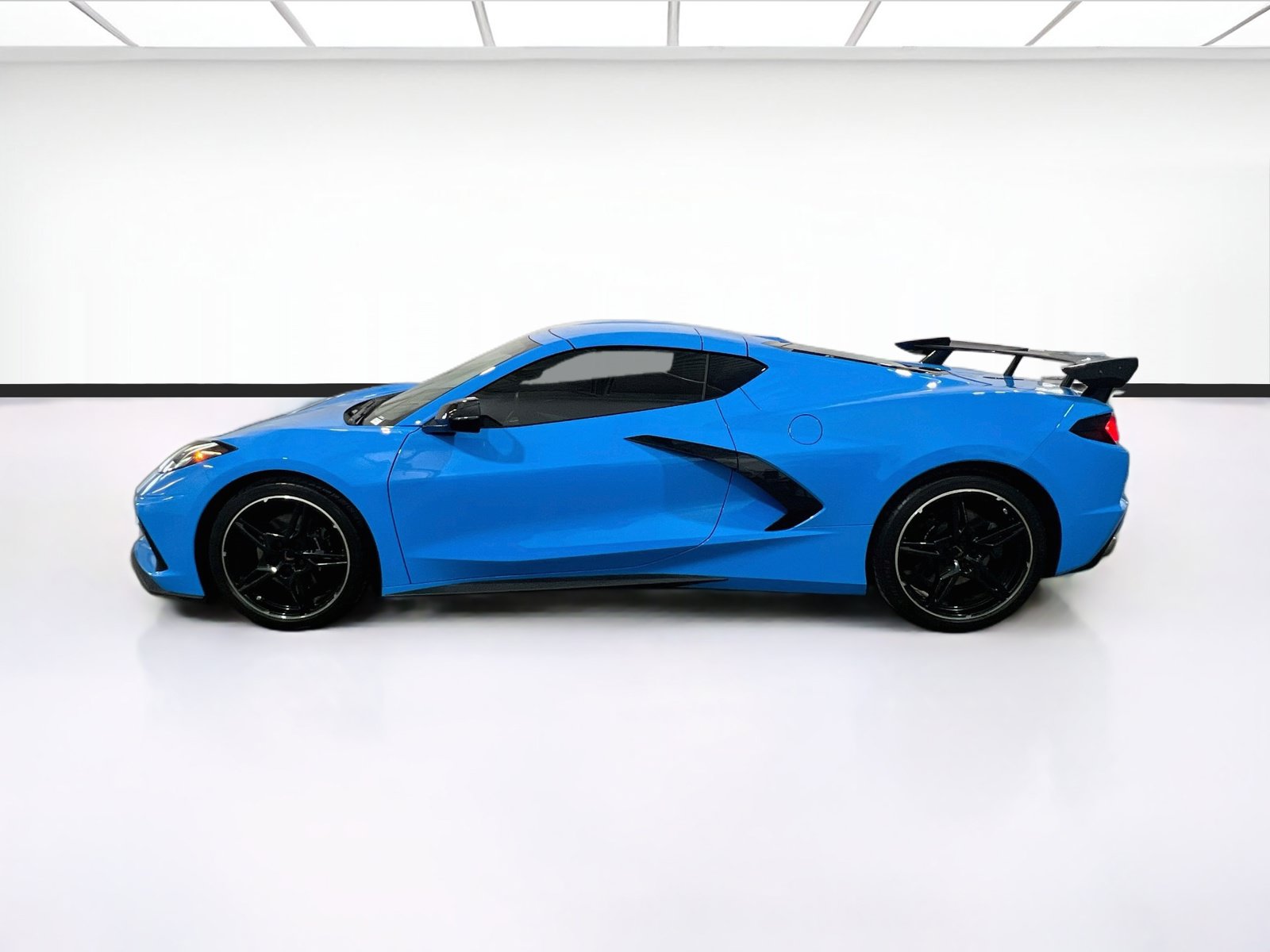 Used 2025 Chevrolet Corvette Stingray Coupe w/ Battery Protection Package RWD image 21