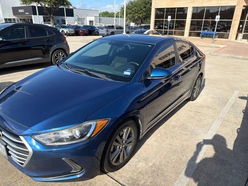 Used 2017 Hyundai Elantra Value Edition FWD image 3