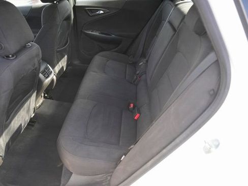 Used 2018 Chevrolet Malibu LT image 12