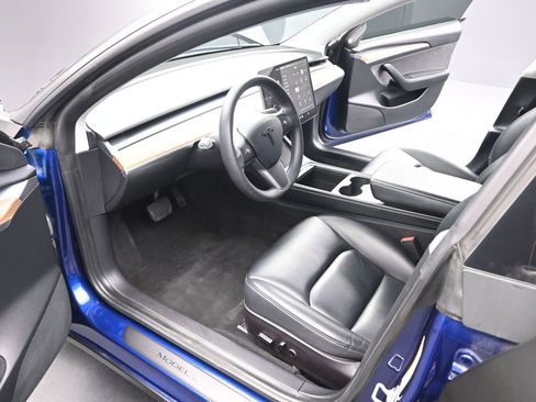 Used 2021 Tesla Model 3 Standard Range Plus image 10