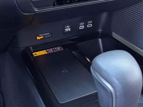 Used 2025 Toyota Camry LE image 48