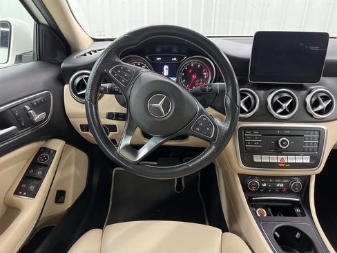 Used 2019 Mercedes-Benz GLA 250 image 11