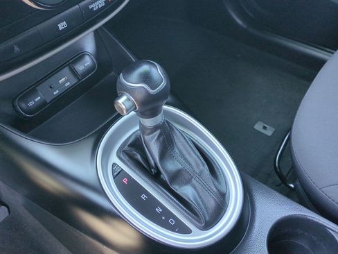 Used 2015 Kia Soul FWD image 17