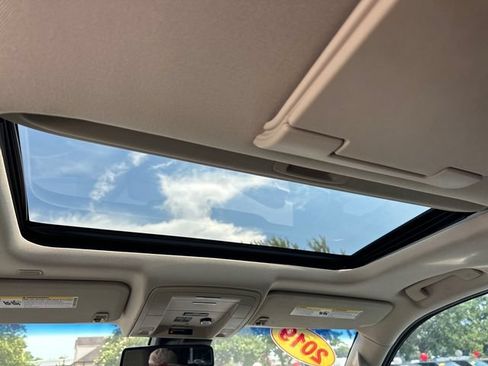Used 2019 GMC Yukon XL SLT w/ Open Road Package RWD image 12