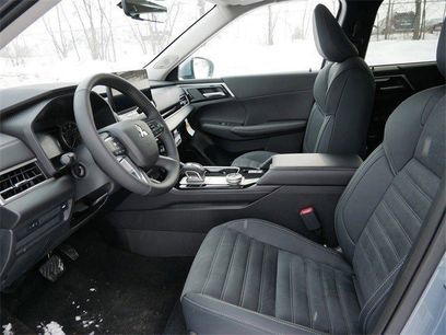 New 2025 Mitsubishi Outlander SE