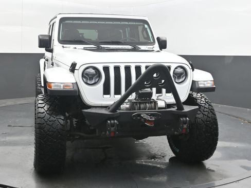 Used 2018 Jeep Wrangler Unlimited Sahara w/ Dual Top Group AWD/4WD image 3