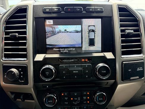 Used 2017 Ford F250 Lariat w/ Lariat Ultimate Package AWD/4WD image 29