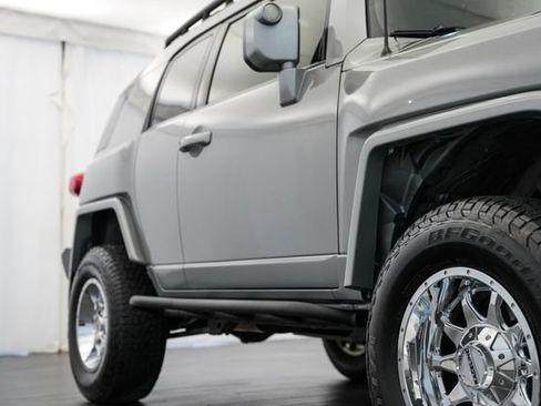 Used 2011 Toyota FJ Cruiser 4WD w/ Upgrade Pkg image 30