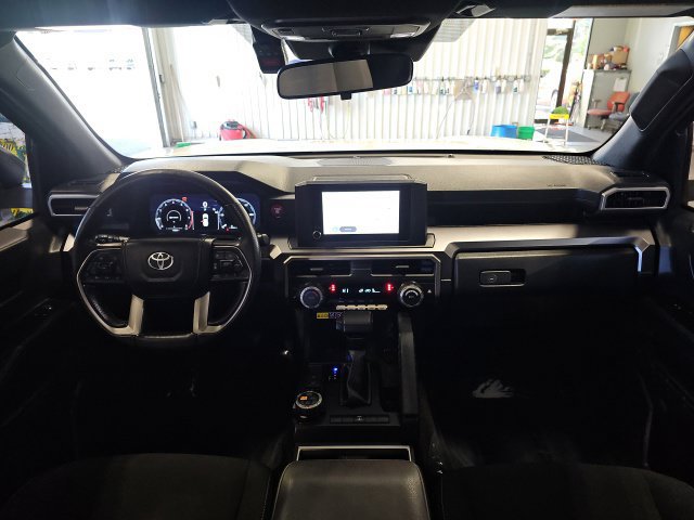 Used 2025 Toyota 4Runner TRD Off-Road AWD/4WD image 31