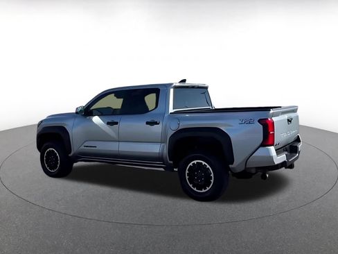 Used 2025 Toyota Tacoma TRD Off-Road AWD/4WD image 15