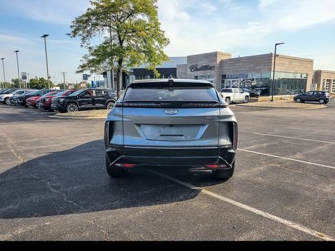 Used 2024 Cadillac Lyriq Luxury AWD/4WD image 11
