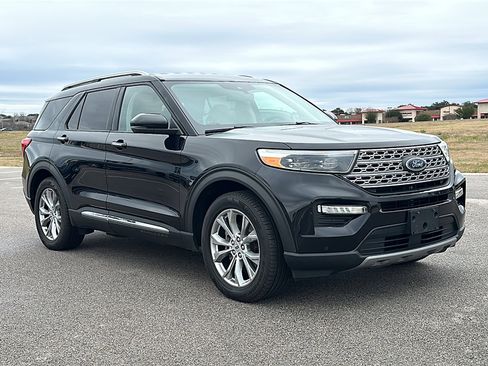 Used 2022 Ford Explorer Limited w/ Equipment Group 301A image 10