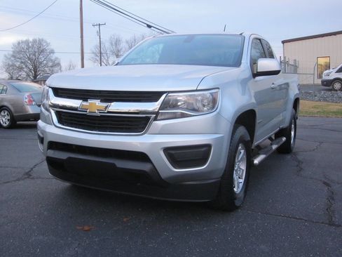 Used 2020 Chevrolet Colorado W/T w/ WT Convenience Package image 34