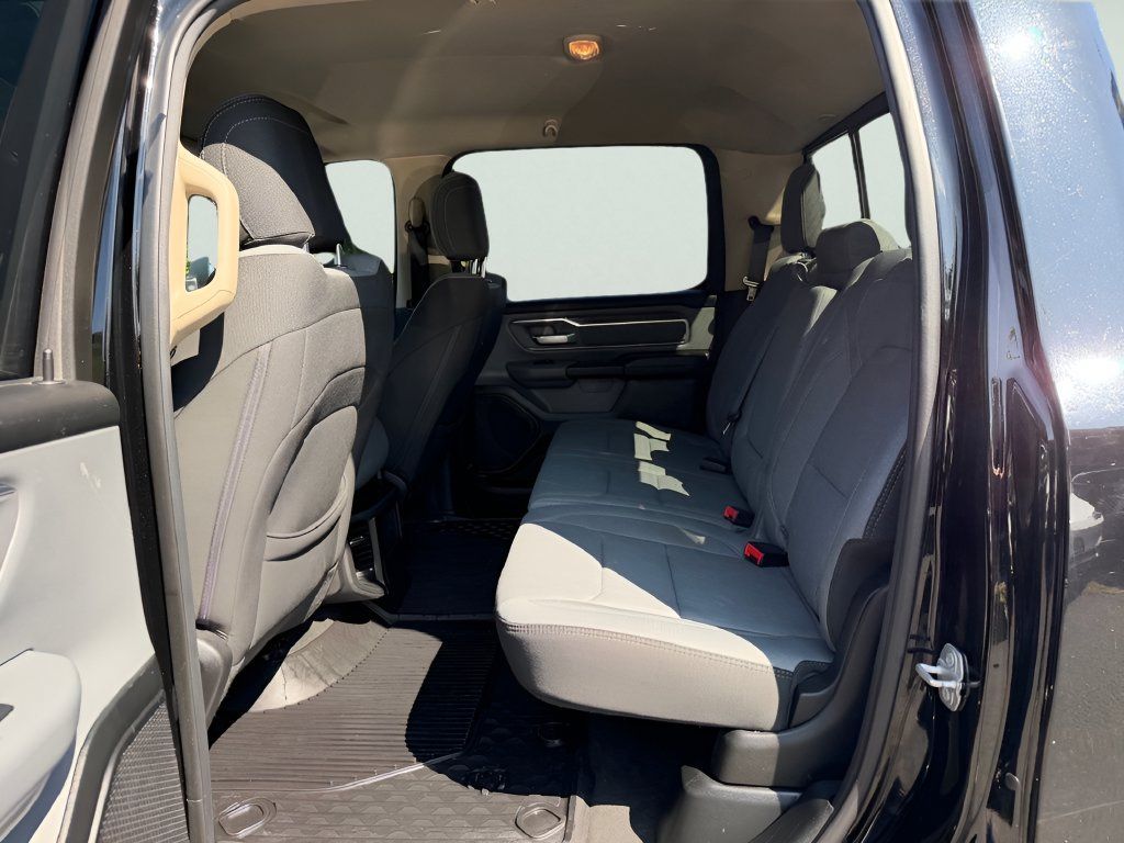 Used 2019 RAM 1500 Big Horn AWD/4WD image 29