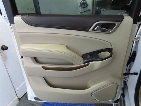 Used 2020 GMC Yukon XL Denali RWD image 35