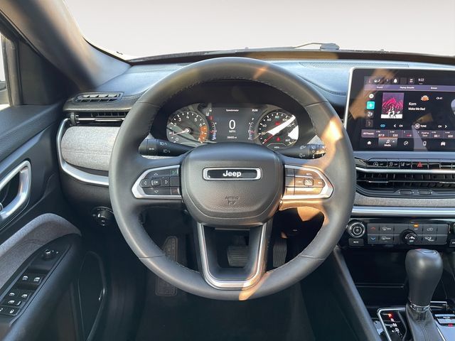 Used 2023 Jeep Compass Latitude w/ Sun and Sound Group AWD/4WD image 12
