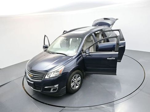 Used 2016 Chevrolet Traverse LT image 39