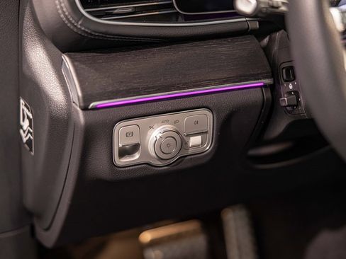 Used 2025 Mercedes-Benz GLS 450 4MATIC image 24