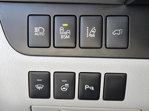 Used 2014 Toyota Highlander Limited Platinum image 28