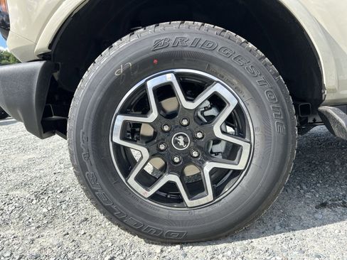 New 2025 Ford Bronco Outer Banks image 12
