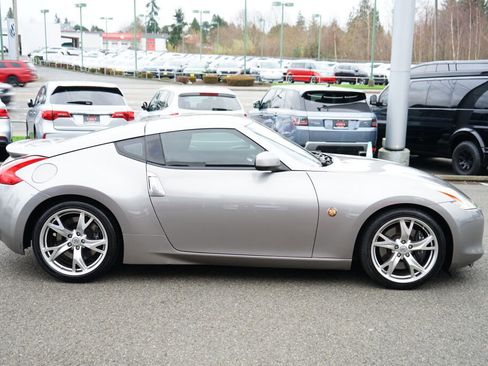 Used 2009 Nissan 370Z Touring w/ Sport Pkg image 6