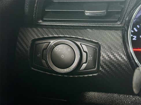 Used 2017 Ford Mustang Coupe image 18