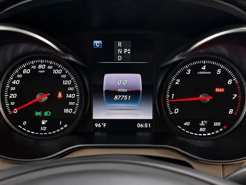 Used 2017 Mercedes-Benz GLC 300 w/ Premium 3 Package image 31