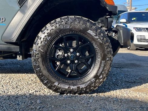 Used 2024 Jeep Wrangler Unlimited image 5