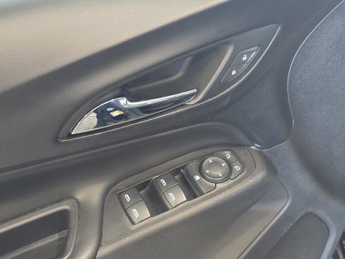 Used 2019 Chevrolet Equinox LT w/ Sun & Navigation Package FWD image 11