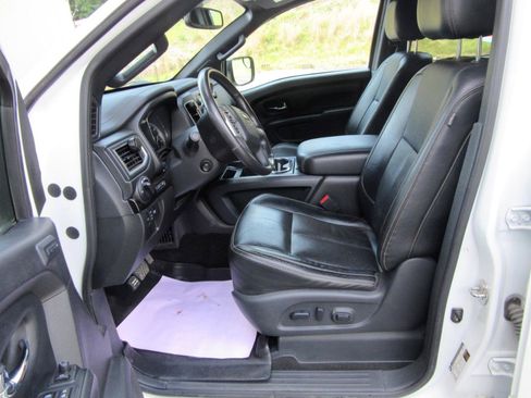 Used 2019 Nissan Titan SL w/ Midnight Edition AWD/4WD image 9