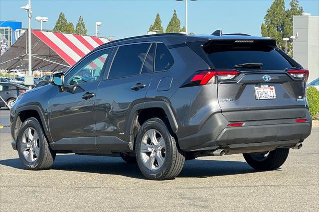Certified 2022 Toyota RAV4 LE AWD/4WD image 7