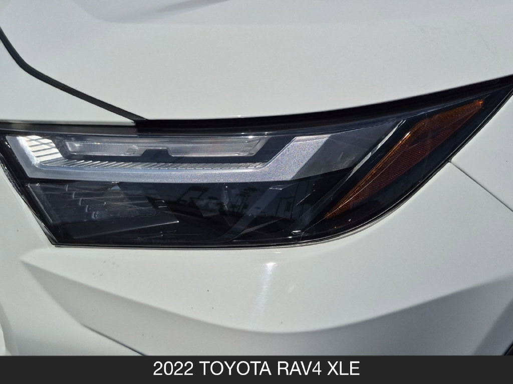 Used 2022 Toyota RAV4 XLE AWD/4WD image 10