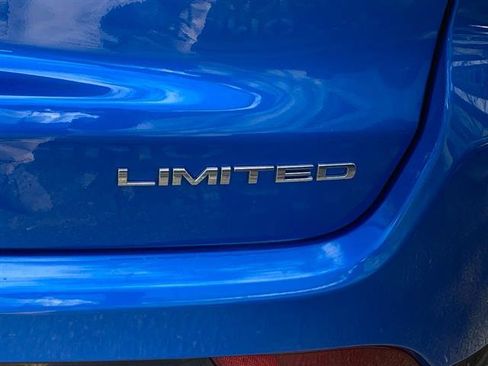 Used 2023 Jeep Compass Limited w/ Elite Group image 5