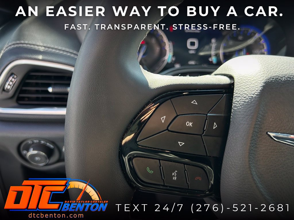 Used 2025 Chrysler Pacifica Limited FWD image 14