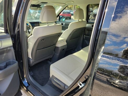 Used 2025 Hyundai Santa Fe SEL image 9