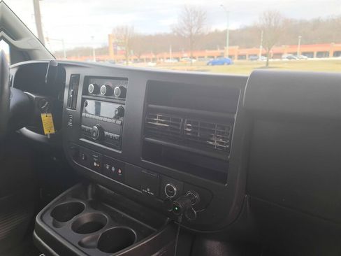Used 2018 Chevrolet Express 4500 Extended w/ Driver Convenience Package image 20