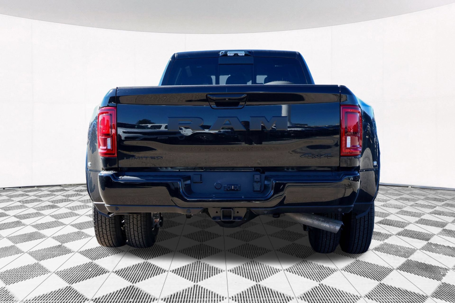 New 2026 RAM 3500 Laramie AWD/4WD image 14