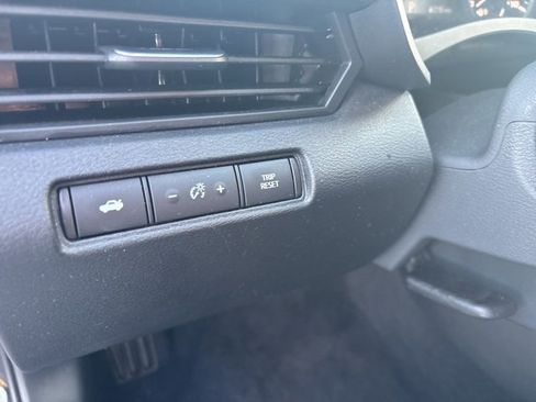 Used 2025 Nissan Altima 2.5 SV image 21